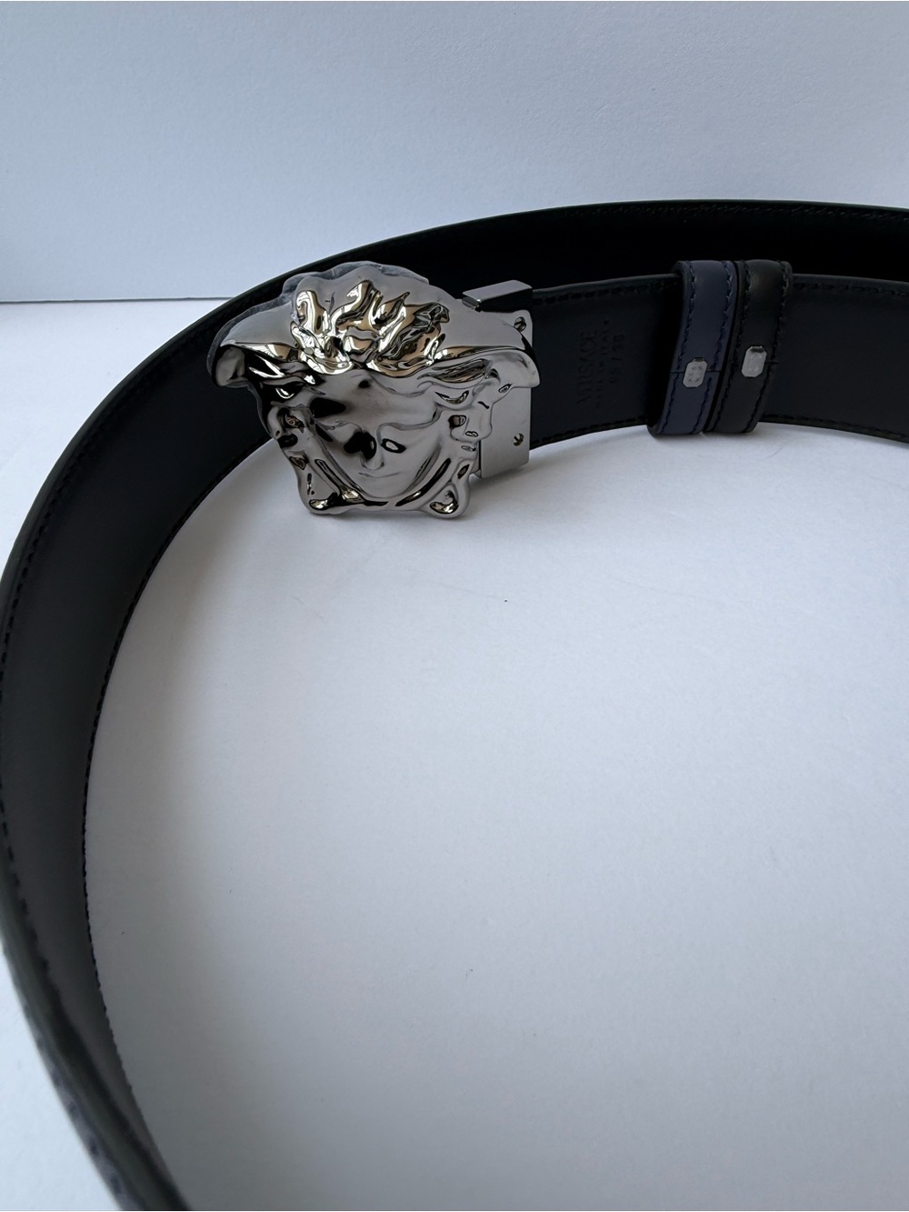 NWT Versace Black/Blue Leather Belt with Silver Medusa Head Buckle- 95/38 - Picture 4 of 10